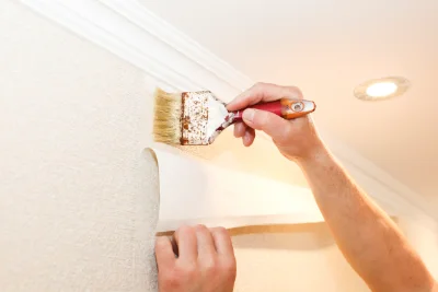 Pose de papier peint à Landévennec — revêtements muraux et toiles de verre